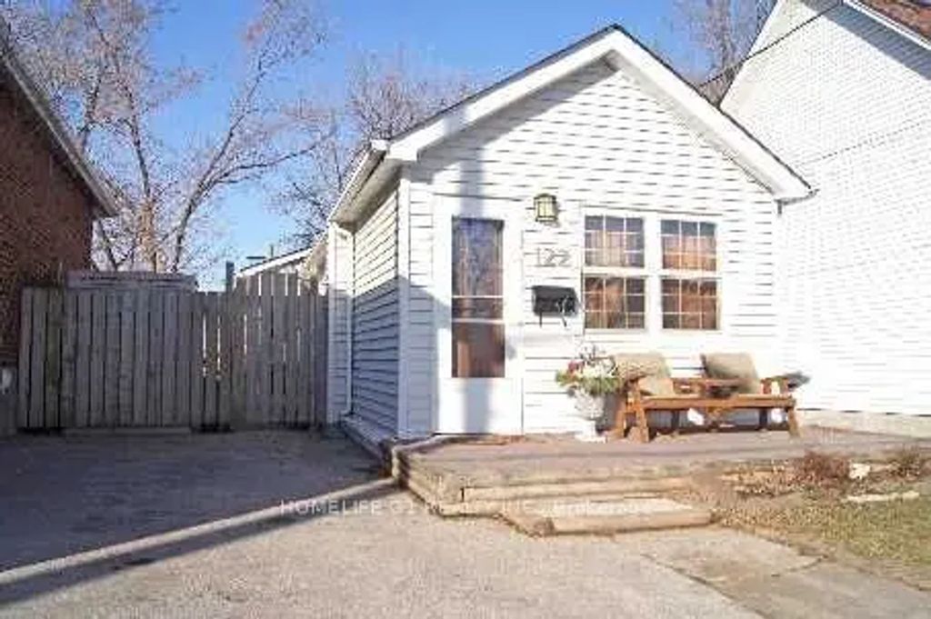 122 Harding Boulevard, Toronto E06