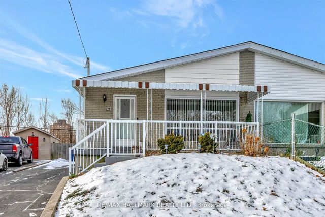 90 Santamonica Boulevard Bsmt, Toronto E04