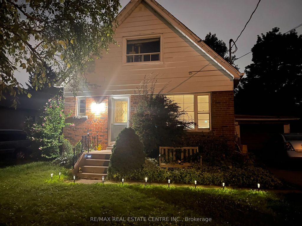 34 Singleton Road Main Floor, Toronto E04