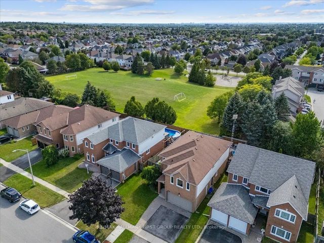 989 Deer Valley Drive, Oshawa