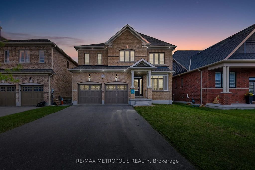15 Douglas Kemp Crescent Main & Upper, Clarington
