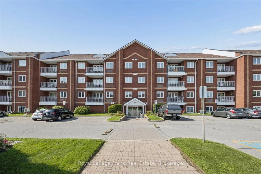 193 Lake Driveway Drive W 210, Ajax