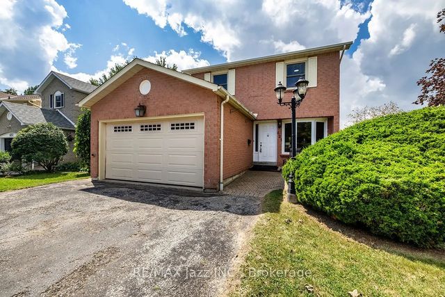 621 Flavelle Court, Pickering