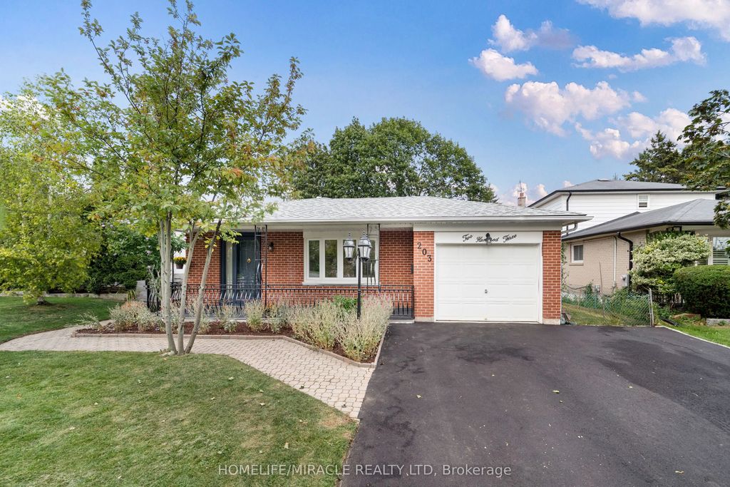 203 Centennial Road, Toronto E10