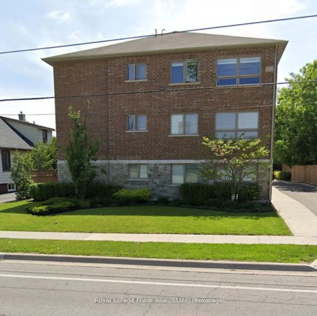 1418 Simcoe Street S 3, Oshawa