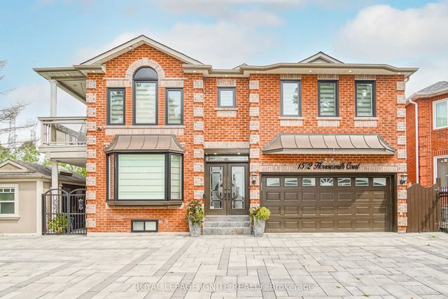 1592 Harrowsmith Court N, Pickering