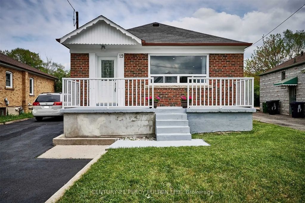 19 Lynvalley Crescent Bsmt 1, Toronto E04
