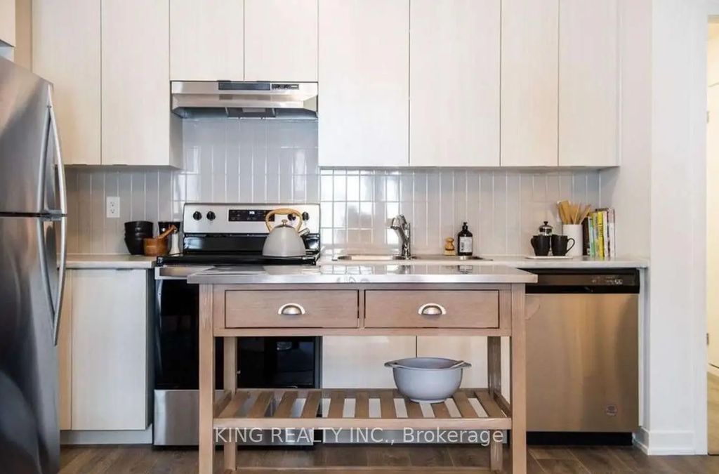 1525 Kingston Road 411, Pickering