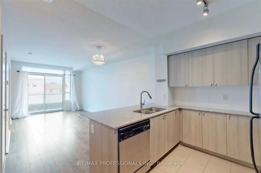 1235 Bayly Street 313, Pickering