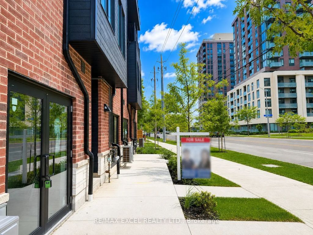 3069 Pharmacy Avenue 5, Toronto E05