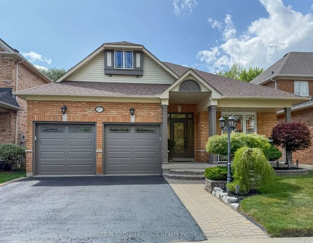 1870 Falconwood Way, Pickering