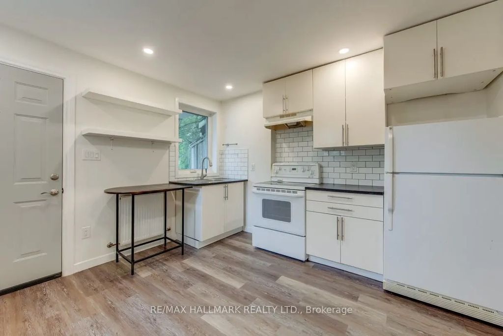 233 Kingston Road Main, Toronto E02