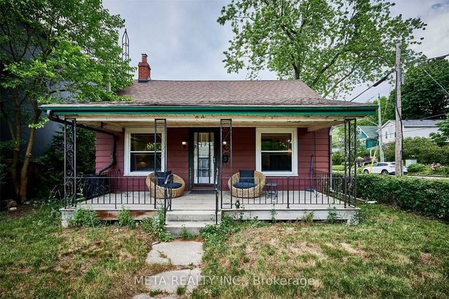 22 Freeman Street S, Toronto E06