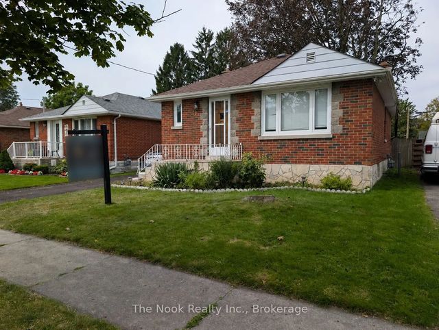288 Cadillac Avenue S, Oshawa