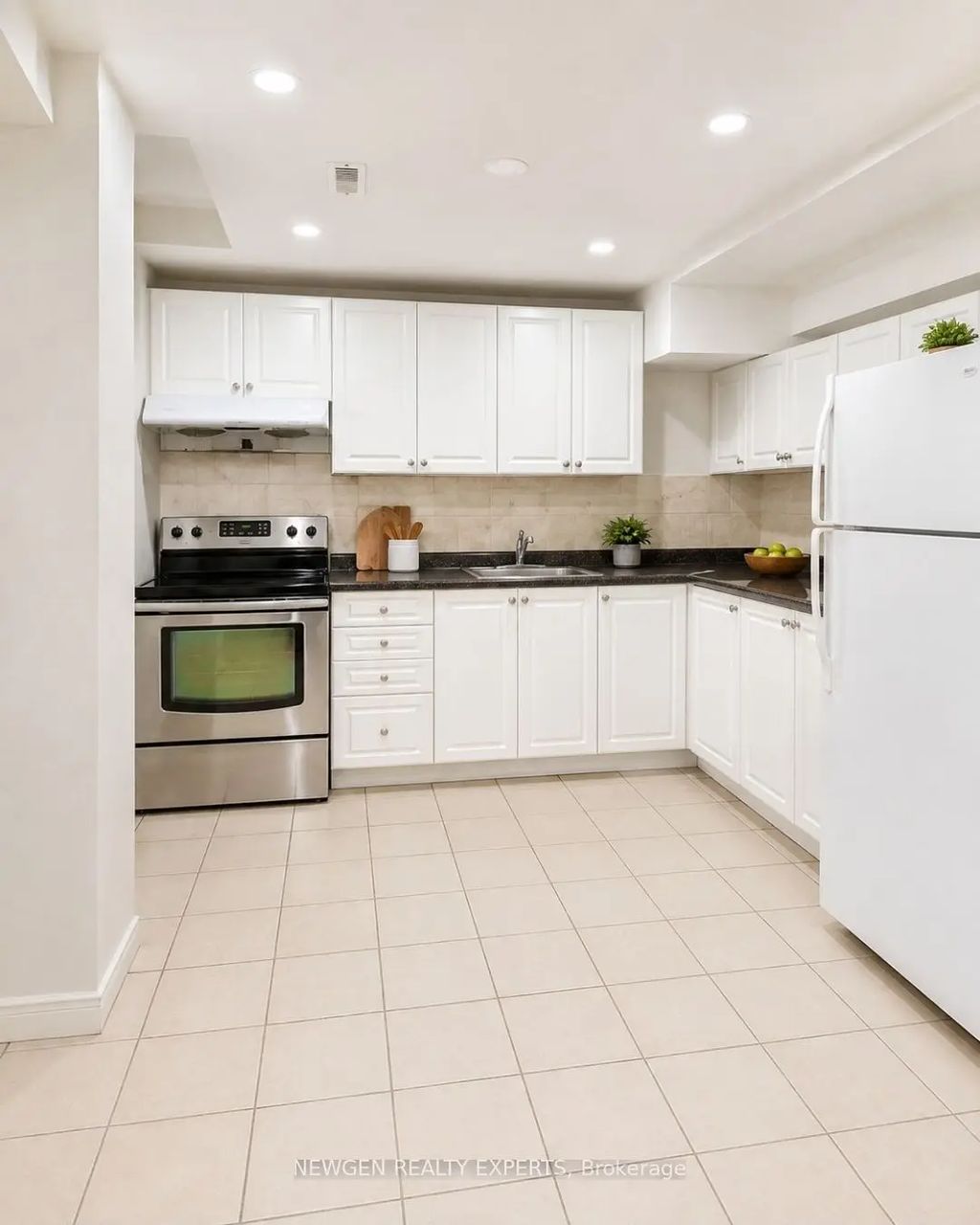 35 Casemore Road Bsmnt, Toronto E11