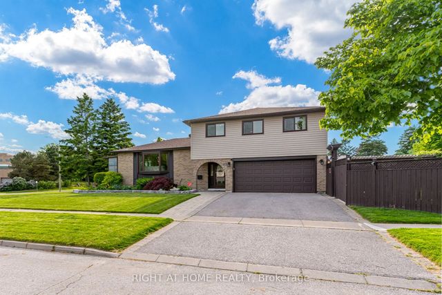 51 Lewin Crescent, Ajax