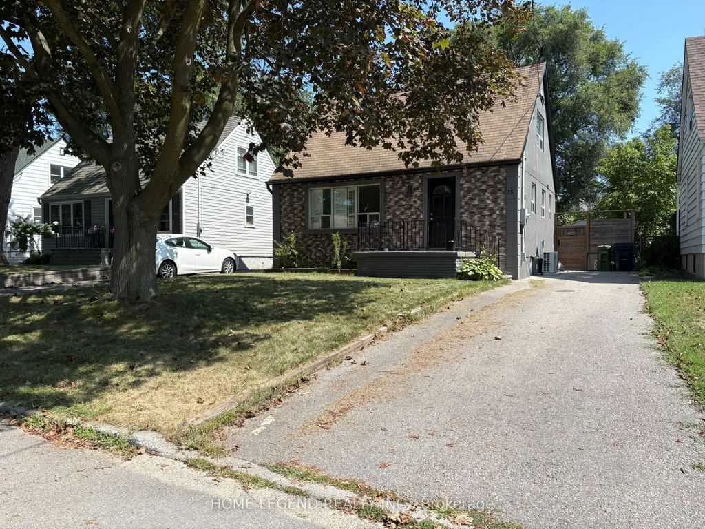 75 Gradwell Drive, Toronto E08