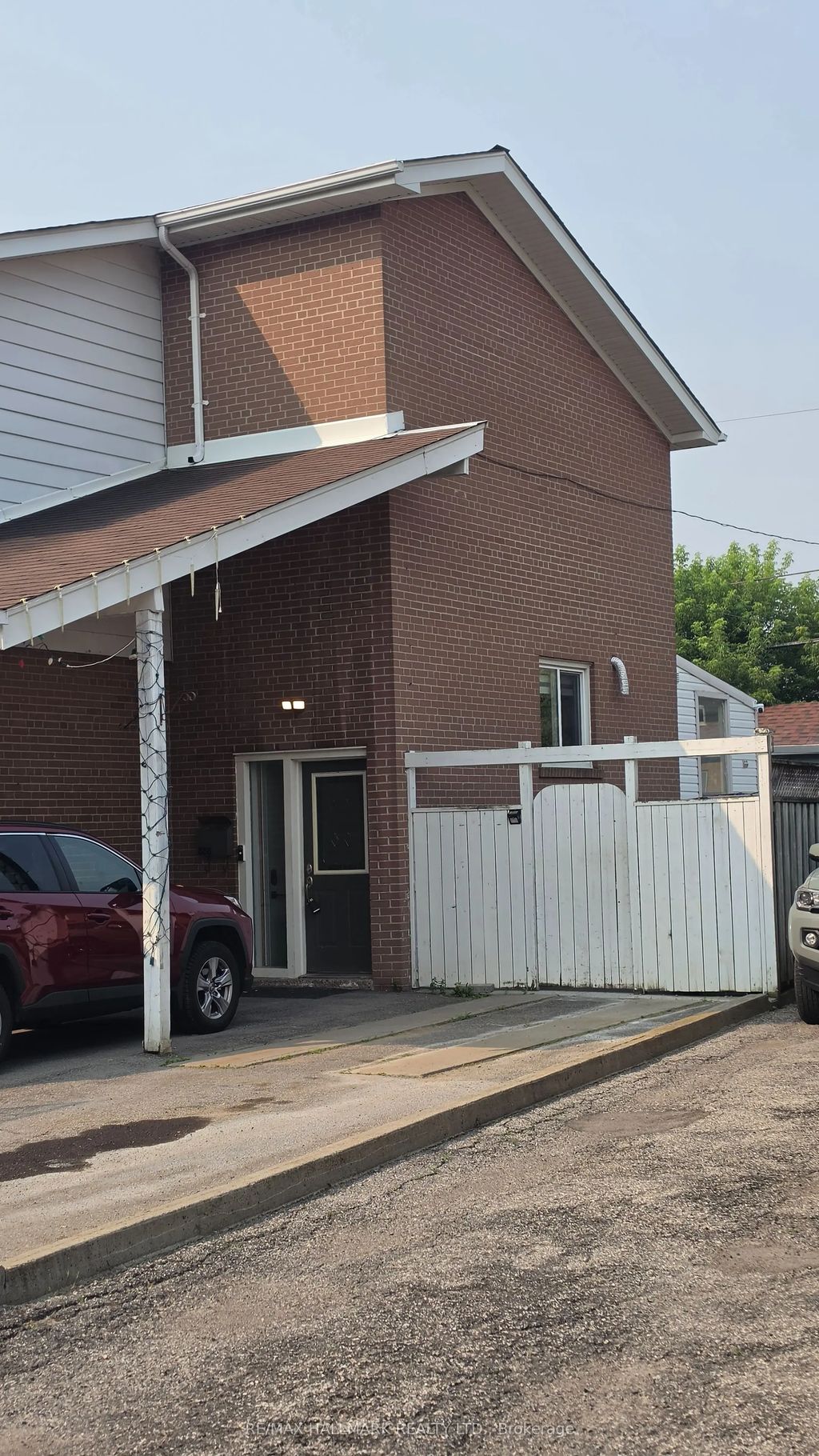 888 Krosno Boulevard Room 2, Pickering