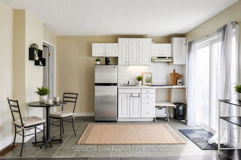 11 Etienne Street Lower, Toronto E04