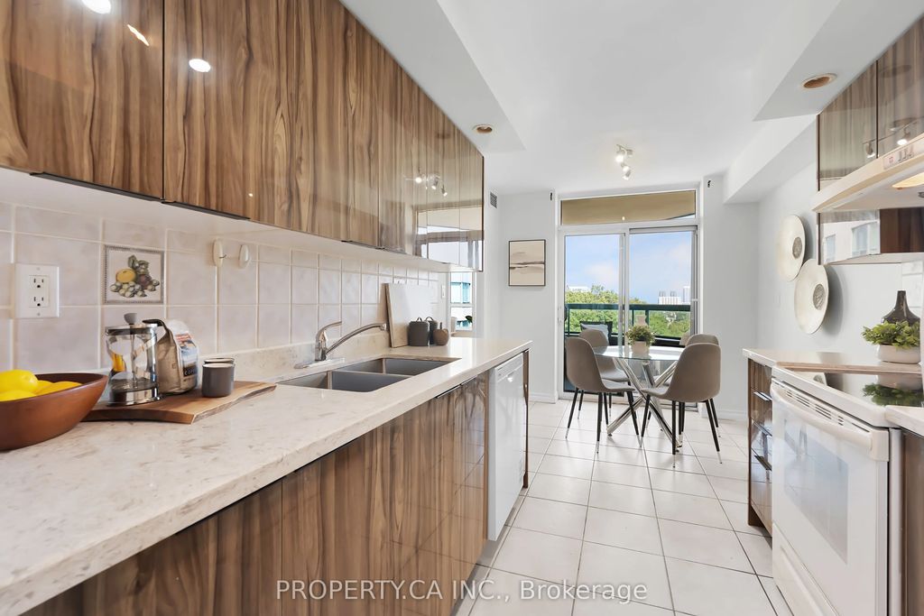 123 Omni Drive 962, Toronto E09