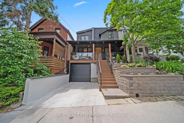 116 Lee Avenue, Toronto E02