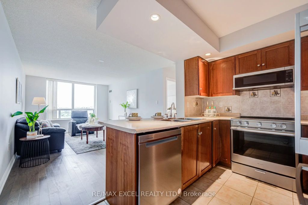 125 Omni Drive W 739, Toronto E09
