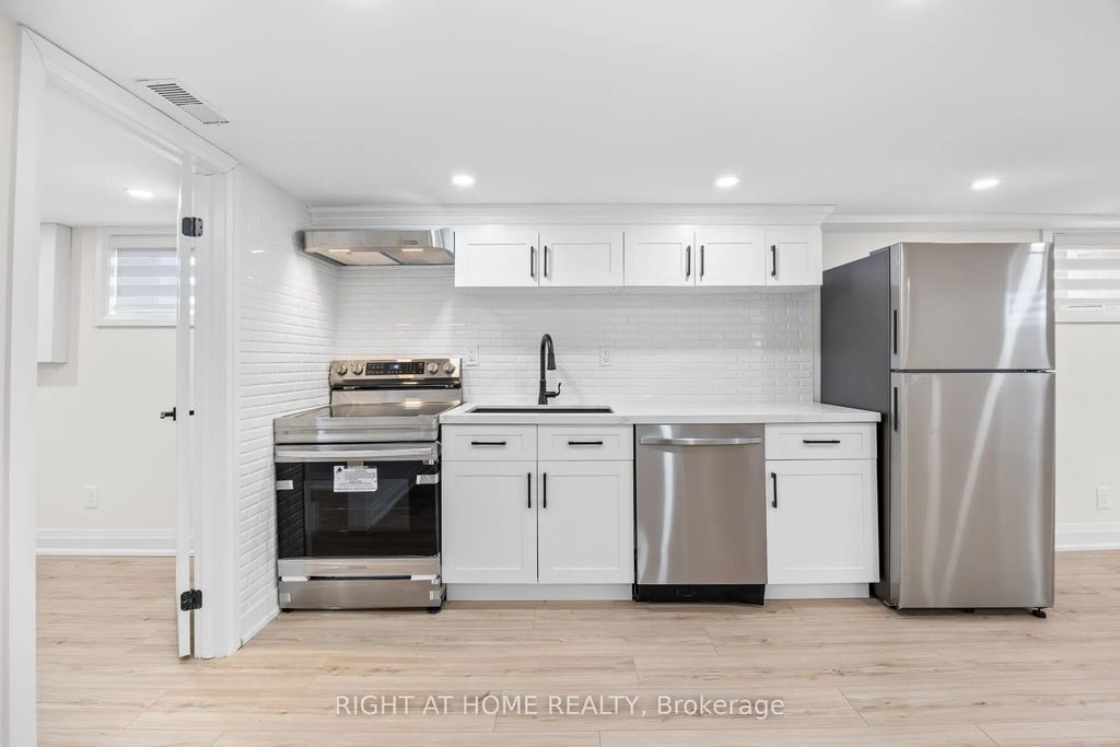 961 Victoria Park Avenue Basement, Toronto E04