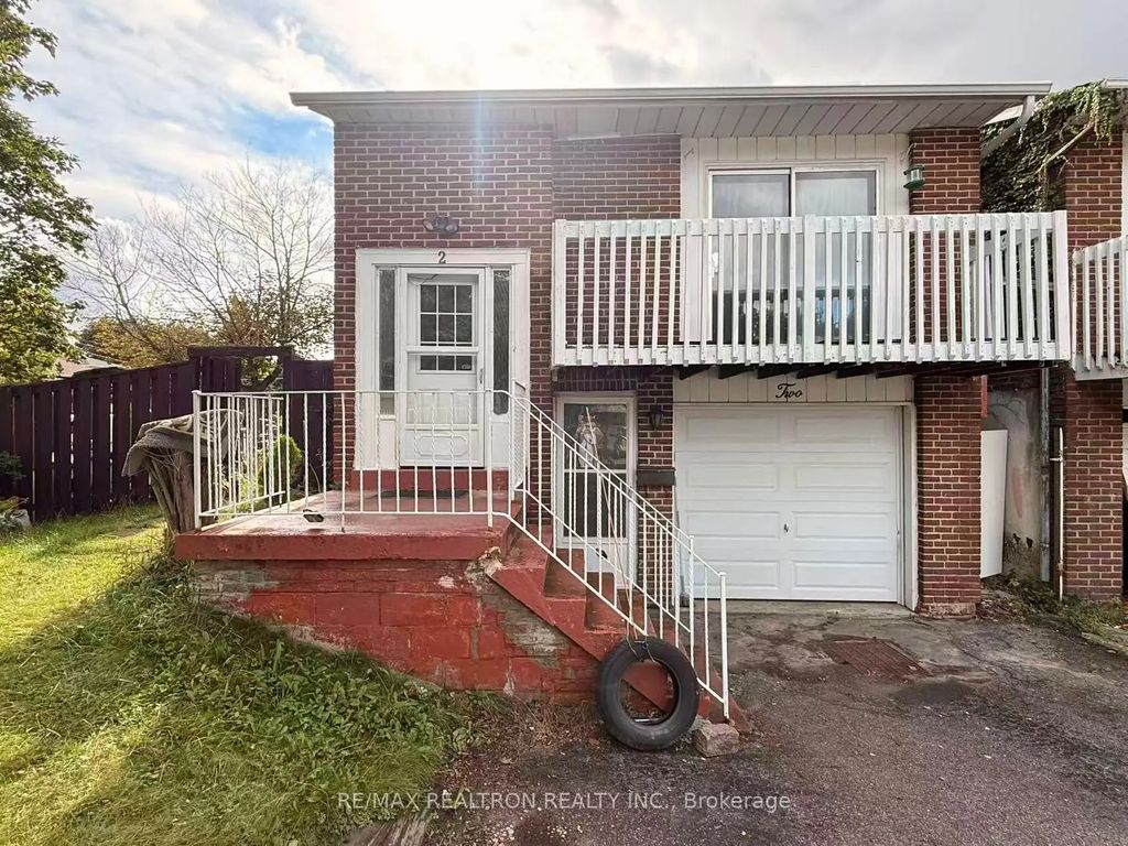 2 Plum Brook Crescent Upper, Toronto E07