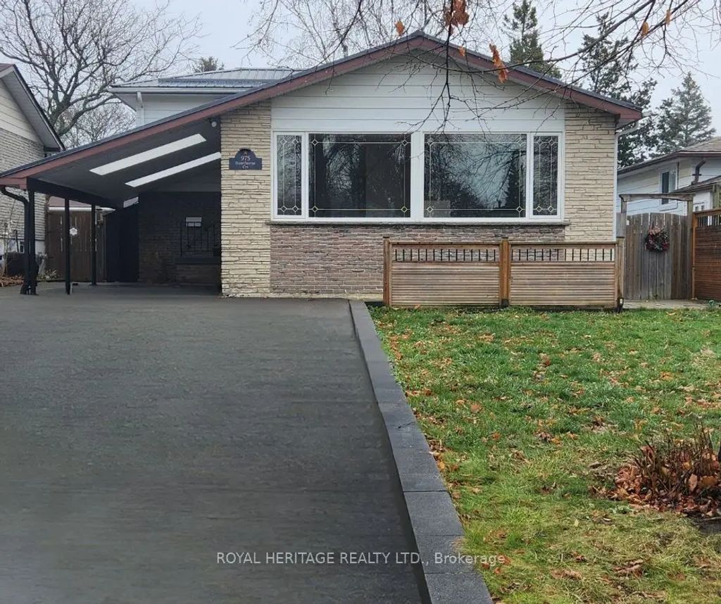 975 Hawthorne Court Main, Oshawa