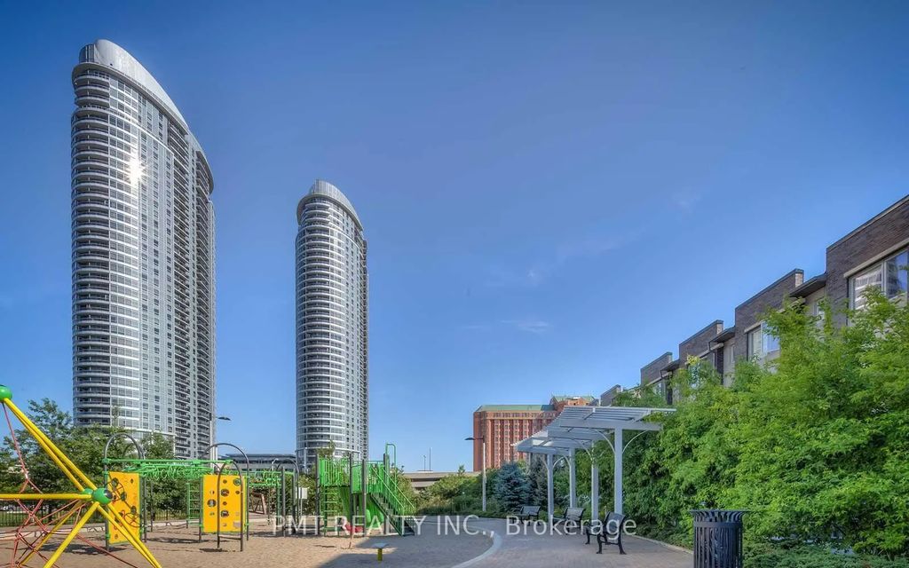 125 Village Green Square 309, Toronto E07