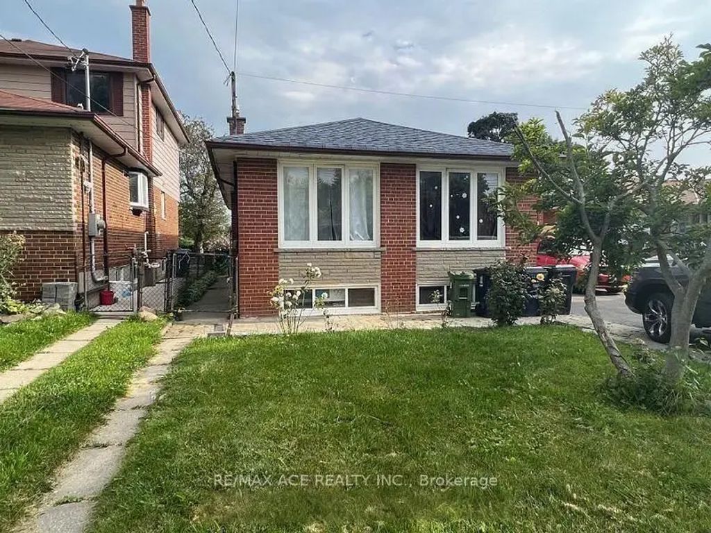 5 Danmary Road E Bsmt, Toronto E08