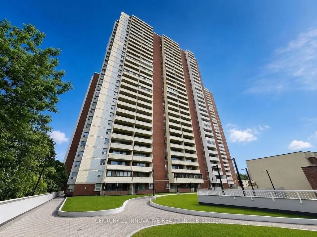 1 Massey Square 609, Toronto E03