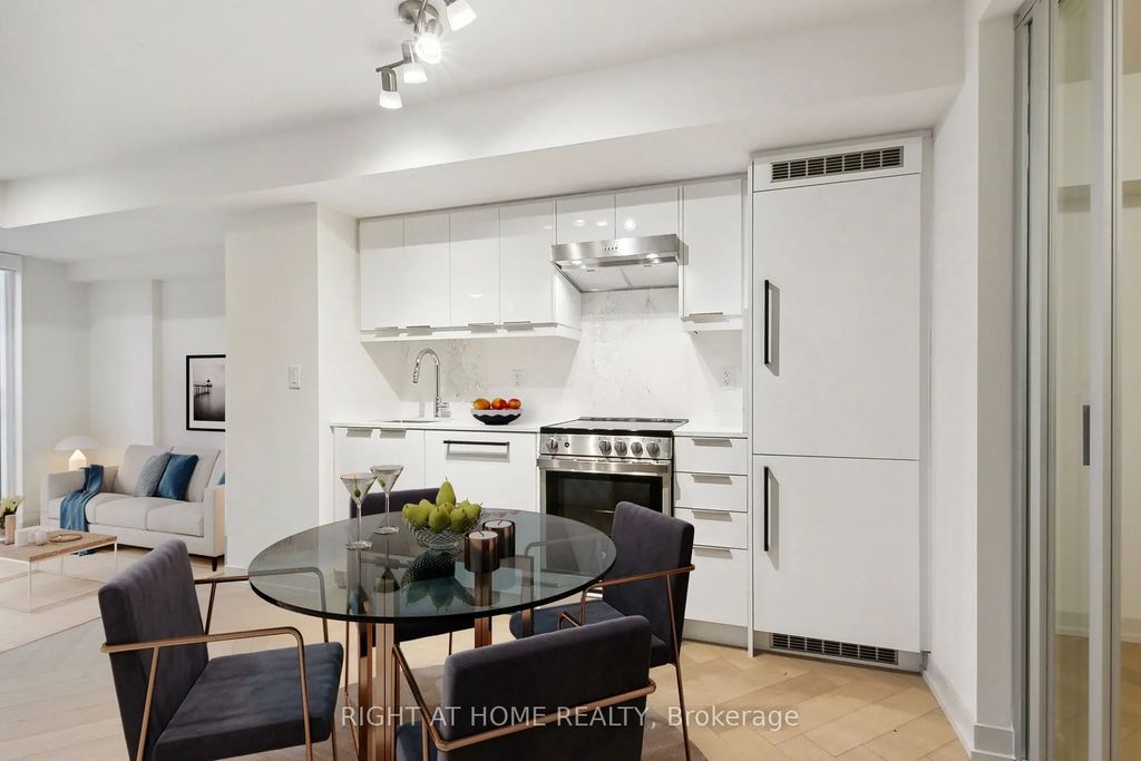 90 Glen Everest Road 114, Toronto E06