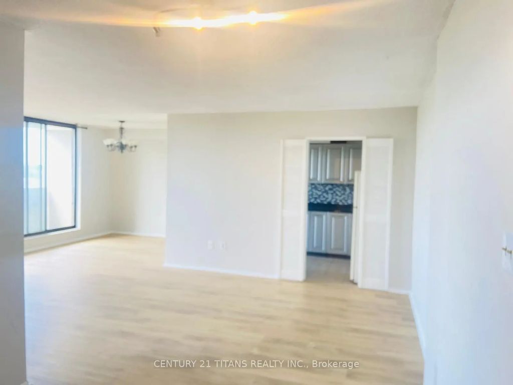 301 Prudential Drive 907, Toronto E04