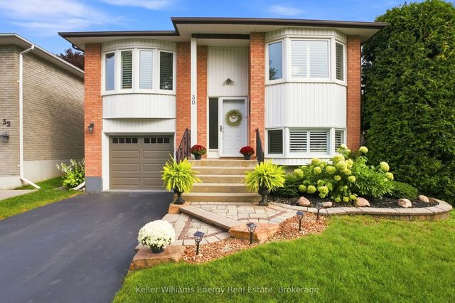 30 Alderbrook Drive, Clarington