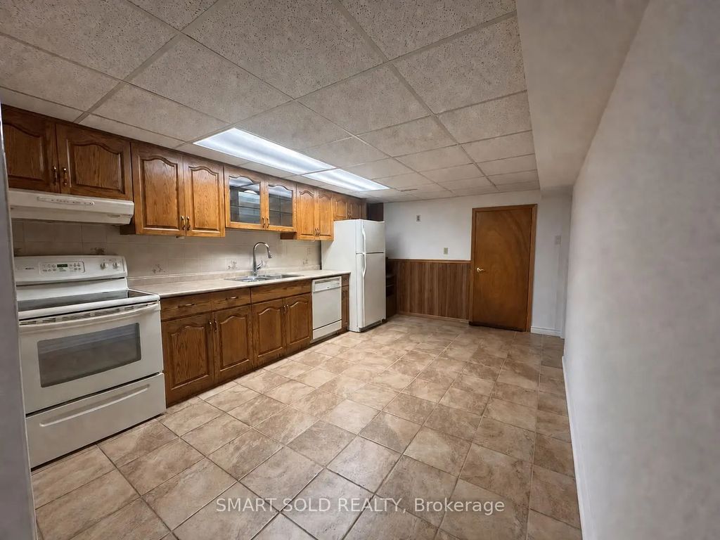 98 Sonmore Drive, Toronto E07