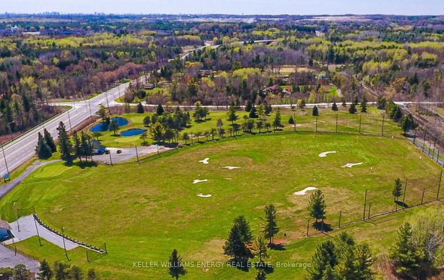 560 Taunton Road W, Ajax