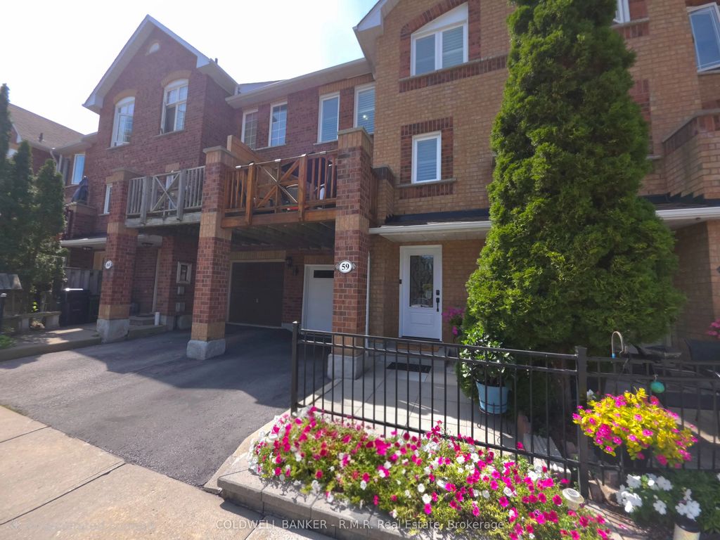 2 Hedge End Road 59, Toronto E11
