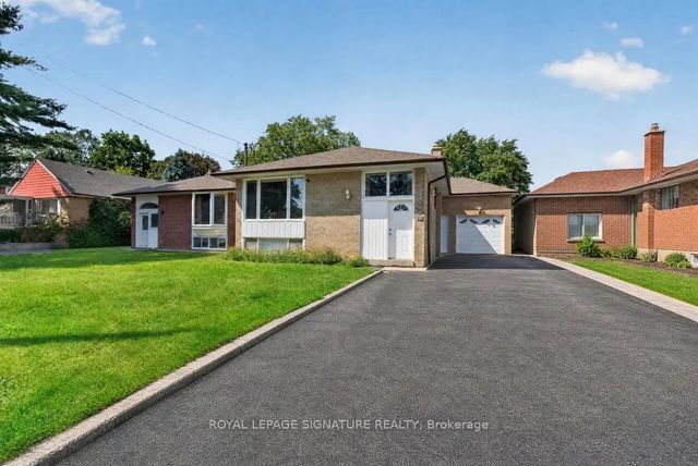 128 Trinnell Boulevard, Toronto E04