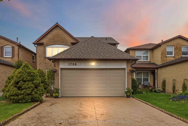 1706 Woodside Lane, Pickering