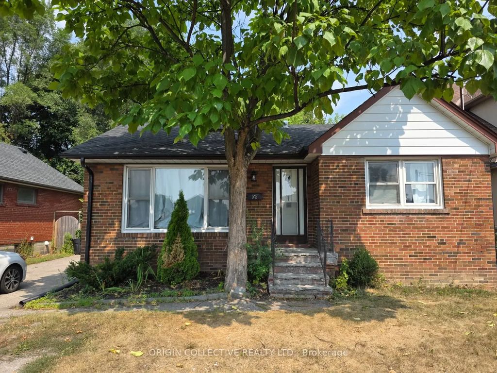 32 Marchington Circle S, Toronto E04