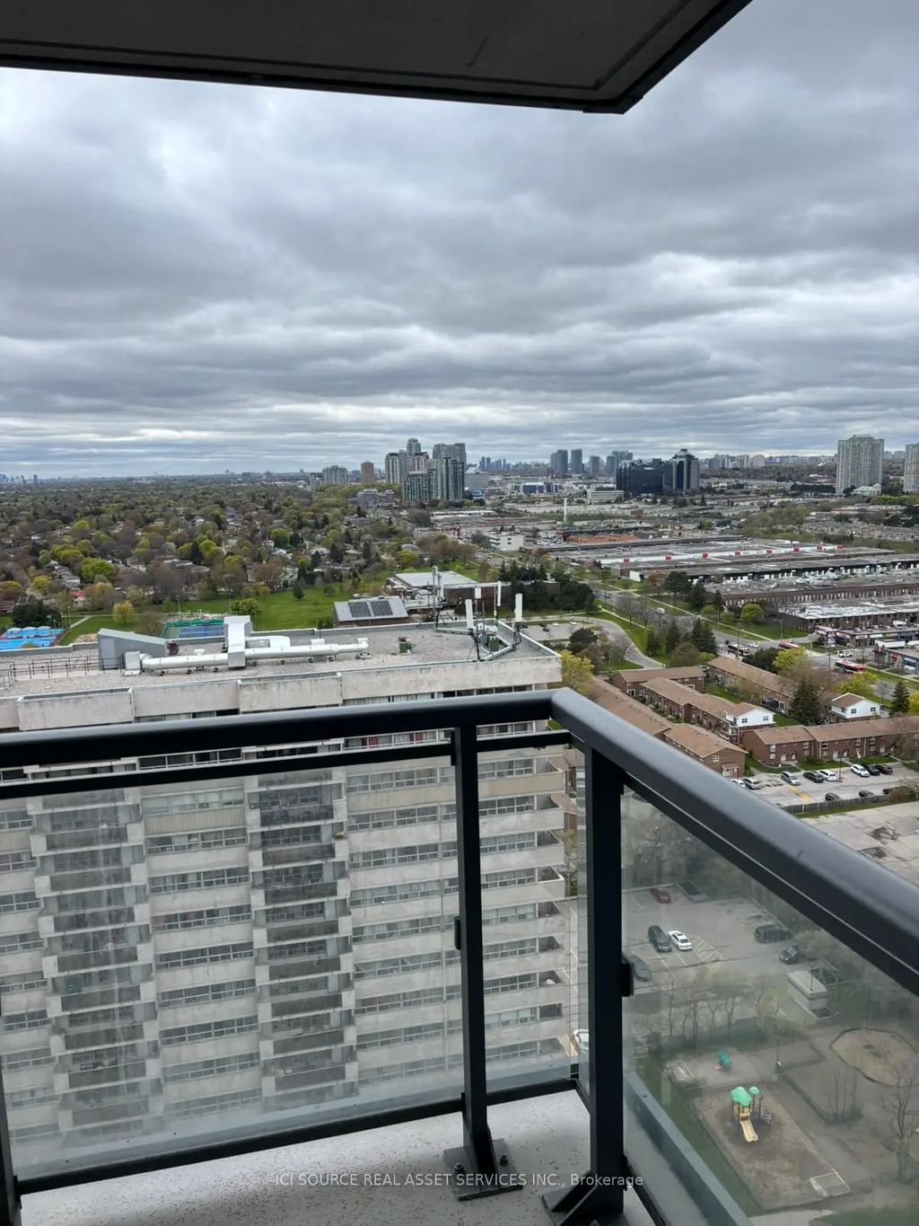 30 Meadowglen Place 2504, Toronto E09