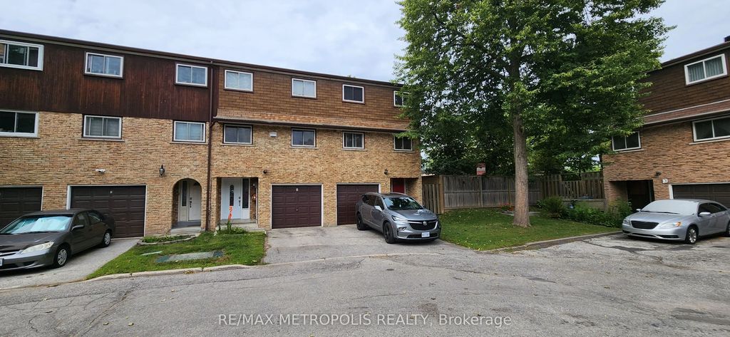 21 Rockwood Drive 8, Toronto E08