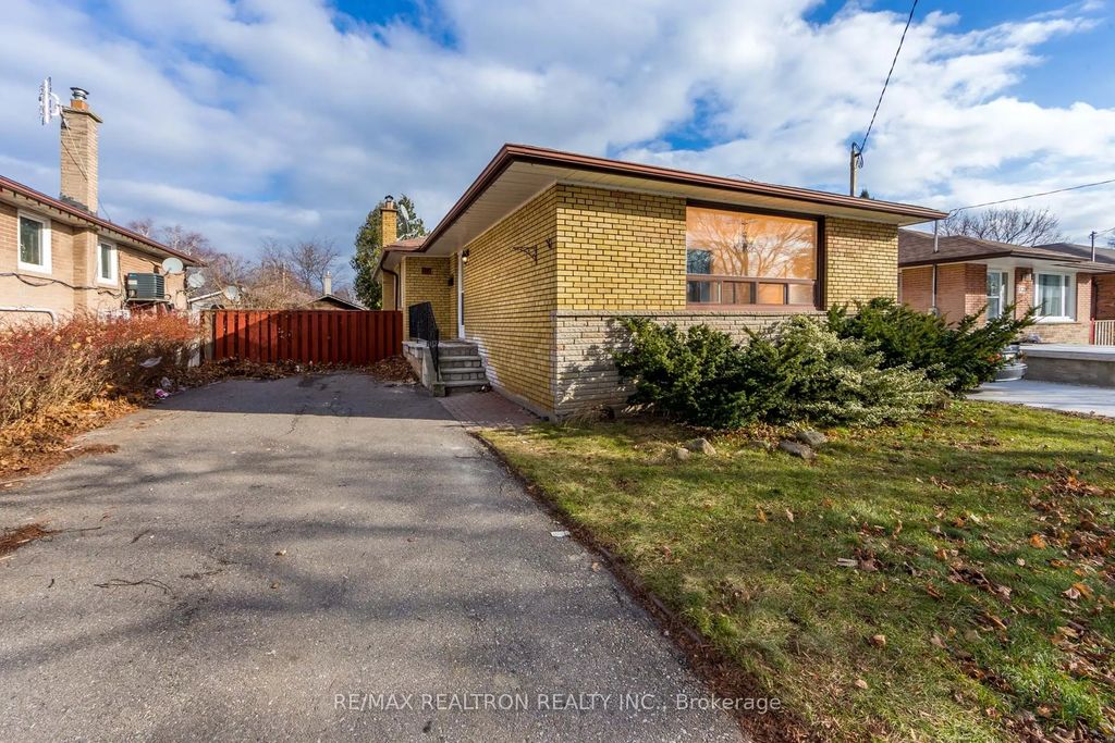 70 Clementine Square Bsmnt, Toronto E09