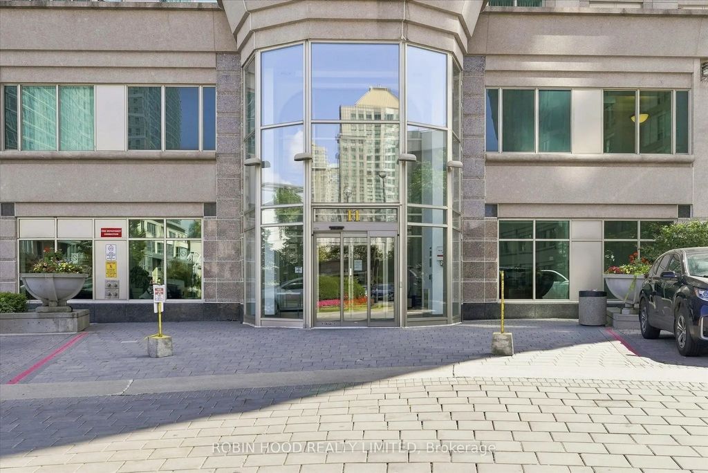 11 Lee Centre Drive Ph109, Toronto E09