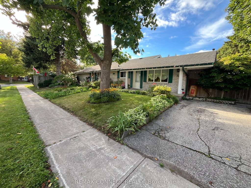 2 Hapley Drive, Toronto E09