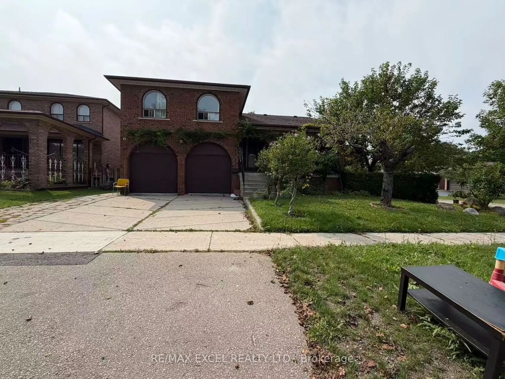 56 Leafield Drive Upper, Toronto E05