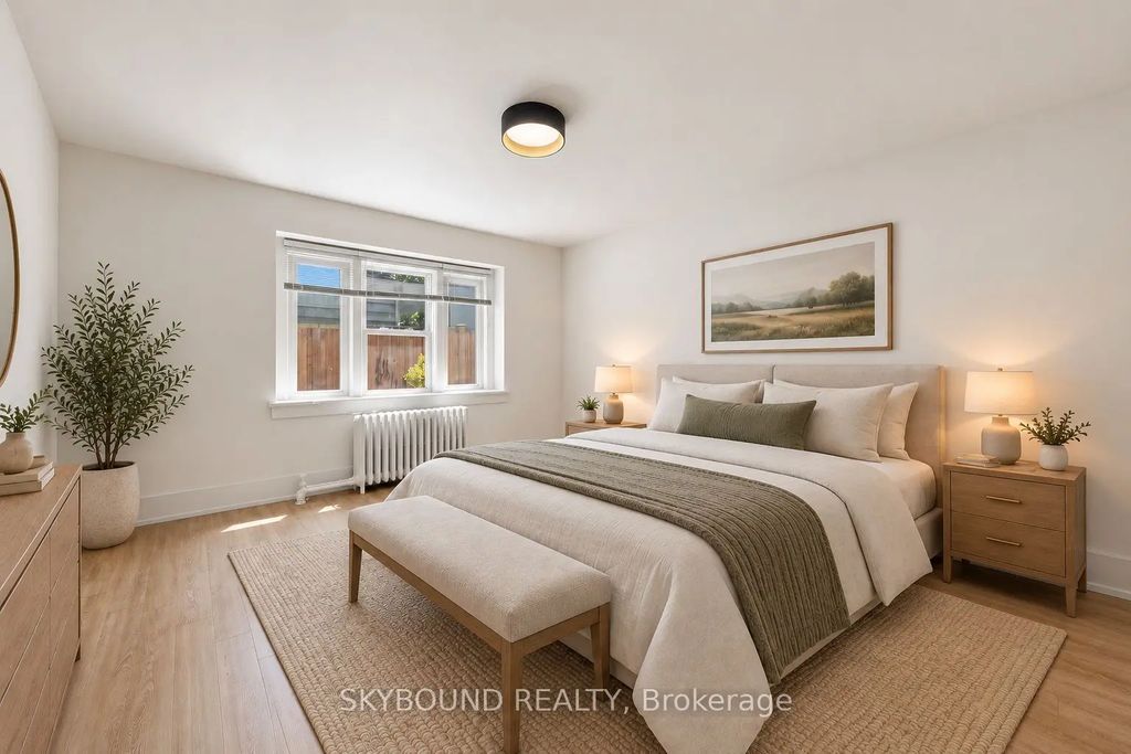 1165 Kingston Road 16, Toronto E06