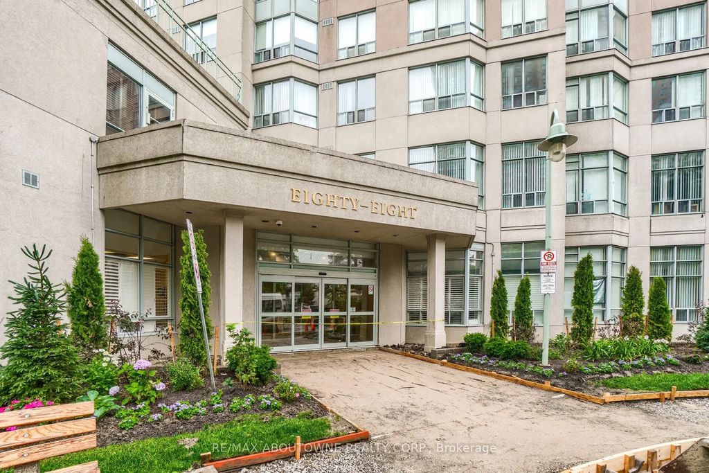 88 Corporate Drive 705, Toronto E09
