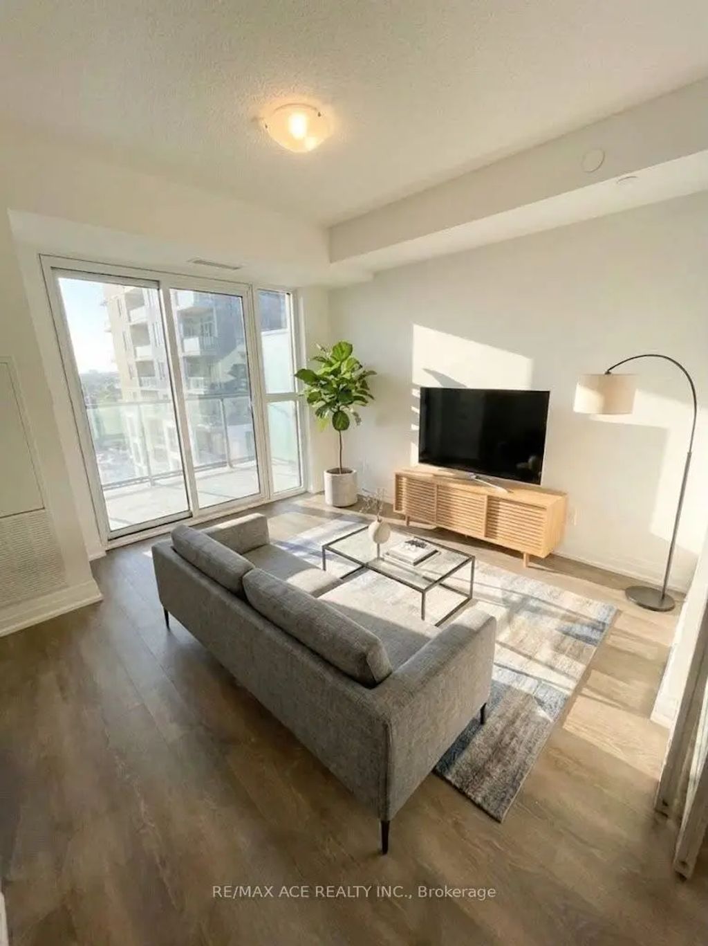 20 Meadowglen Place 522, Toronto E09